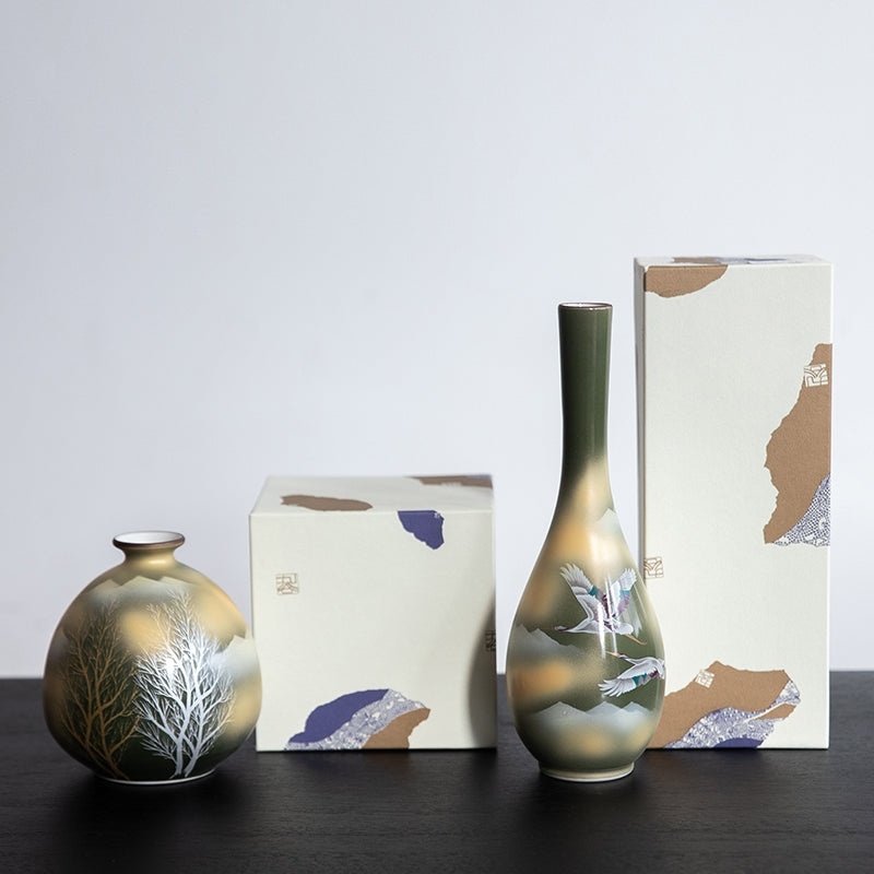Japanese Ceramic Vase – Kutaniyaki Cloud Landscape Collection
