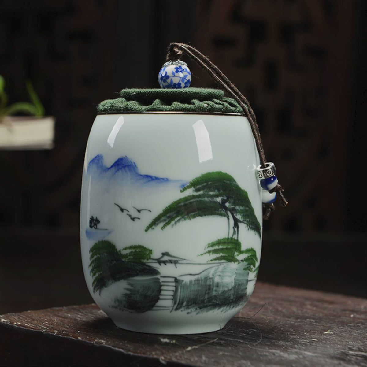 Tea Caddy Japanese Porcelain Lotus Airtight 170ml Ceramic Jar