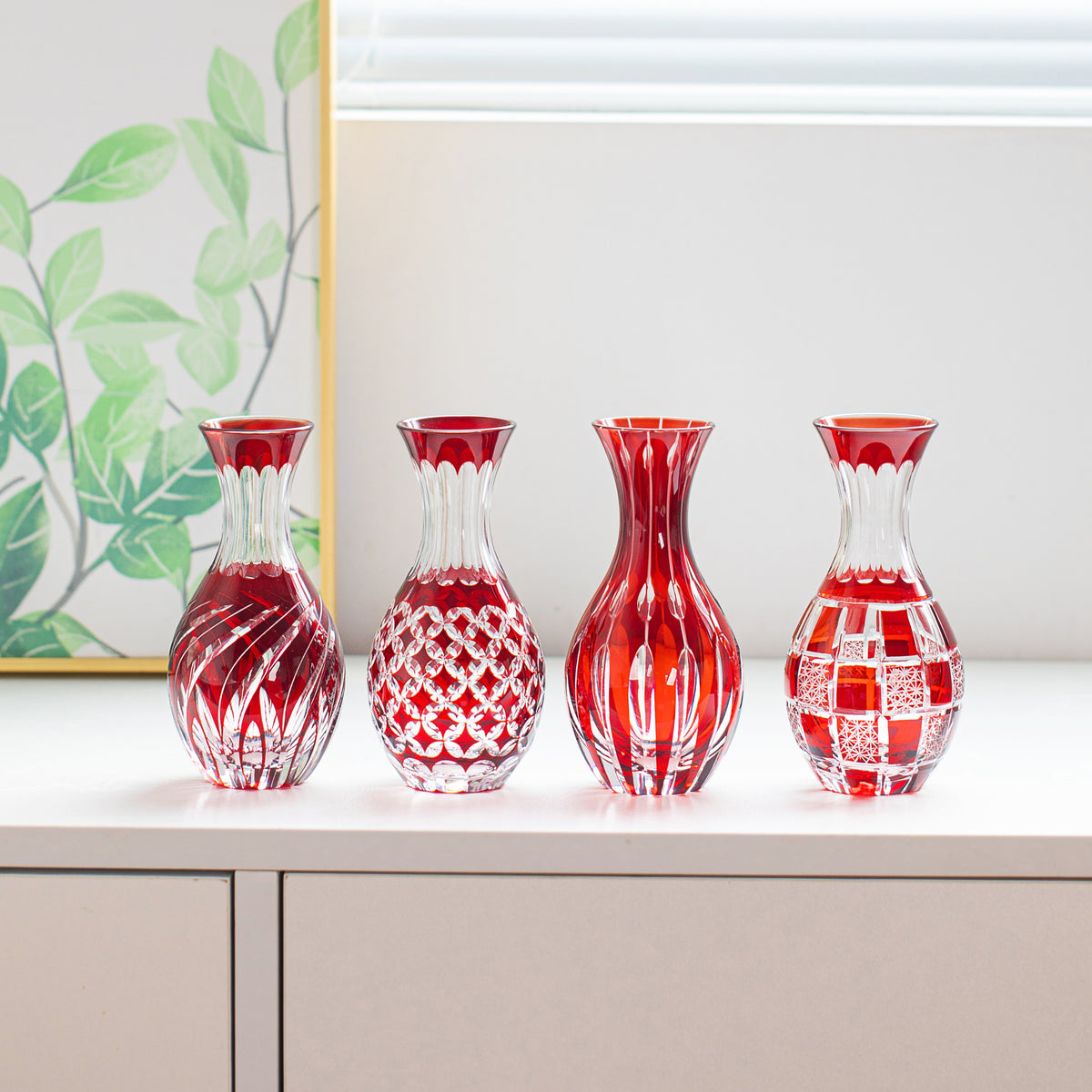 Sake Set Kiriko Shukusho Vermilion Red Hand-Cut Flagon Collection