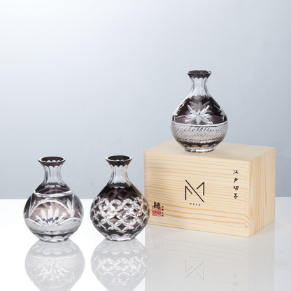 Sake Flagon Edo Kiriko Kuroha Collection – Japanese Cut Glass Tokkuri Set