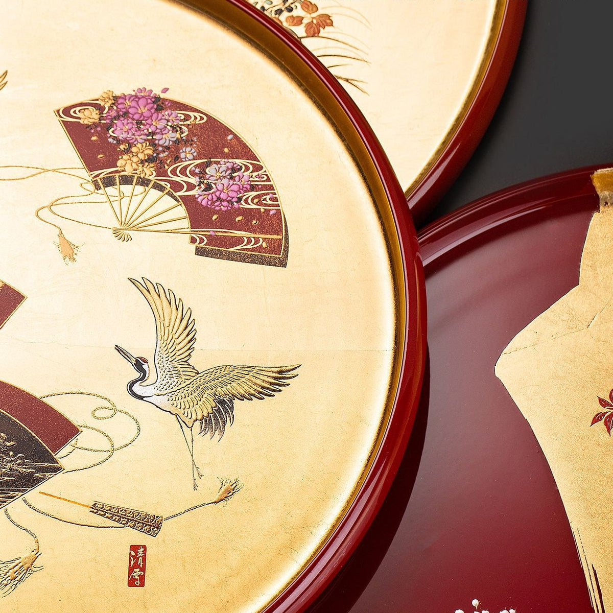 Japanese Lacquer Round Tray – Yamanaka Shikki Gold Foil
