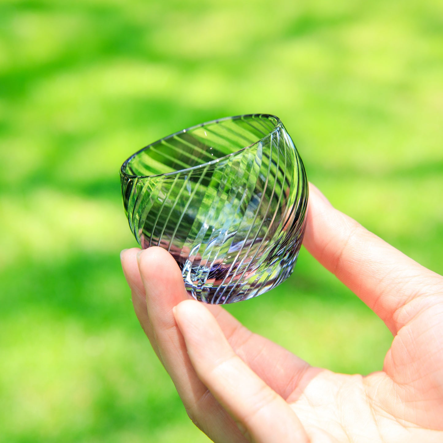 Sake Cup Usumurasaki Guinomi – Edo Kiriko Handcrafted Crystal