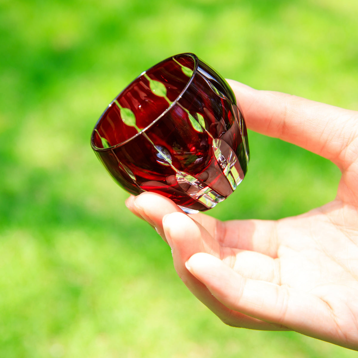 Sake Cup Guinomi Midoriha Collection | Edo Kiriko Hand-Cut Crystal Green & Red Japanese Glass