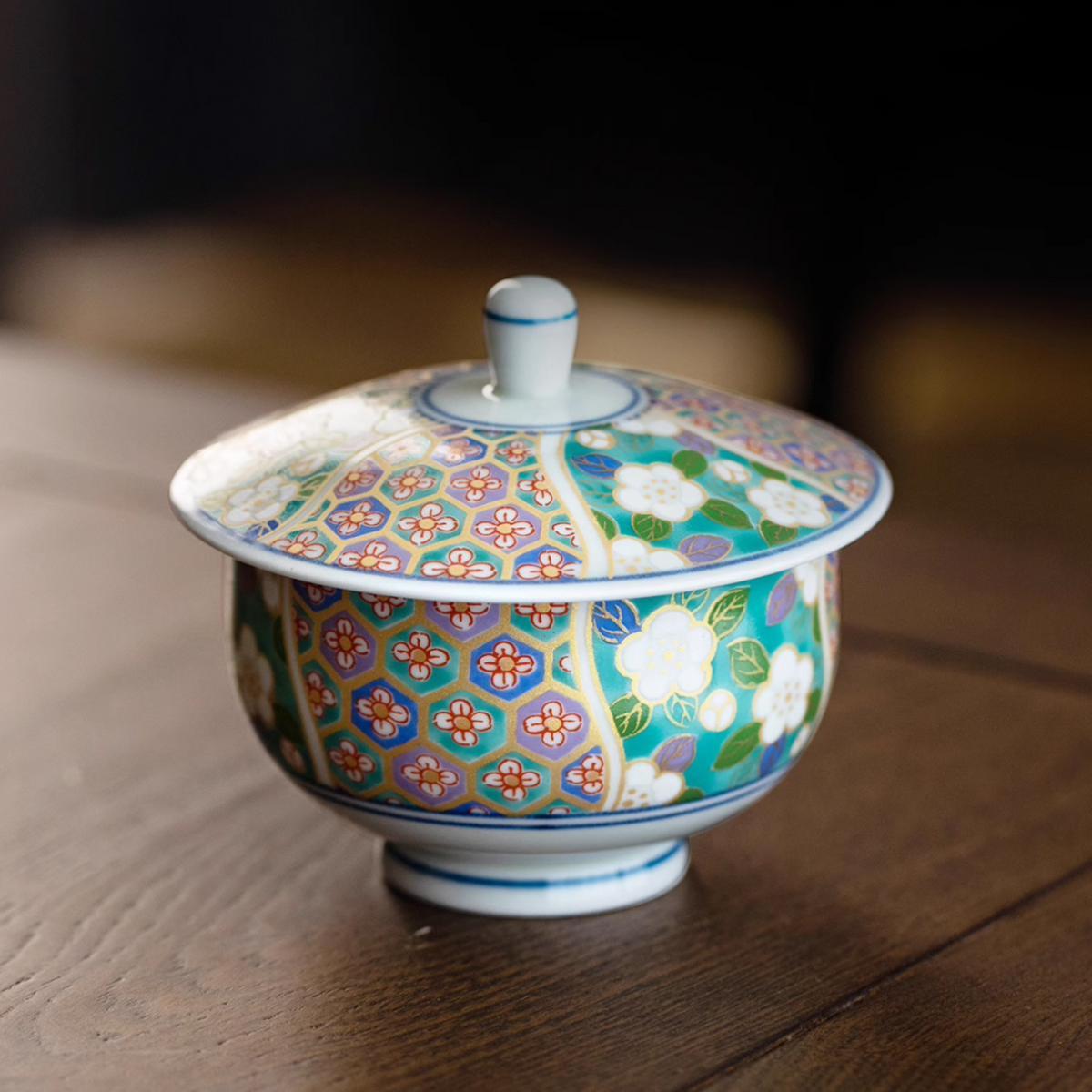 Lidded Teacup – Mino Ware Hana Emaki Gold Floral Ceramic