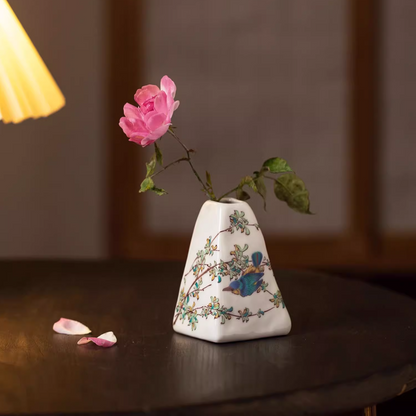 Japanese Ikebana Vase – Kutaniyaki Sparrow Floral Single Stem