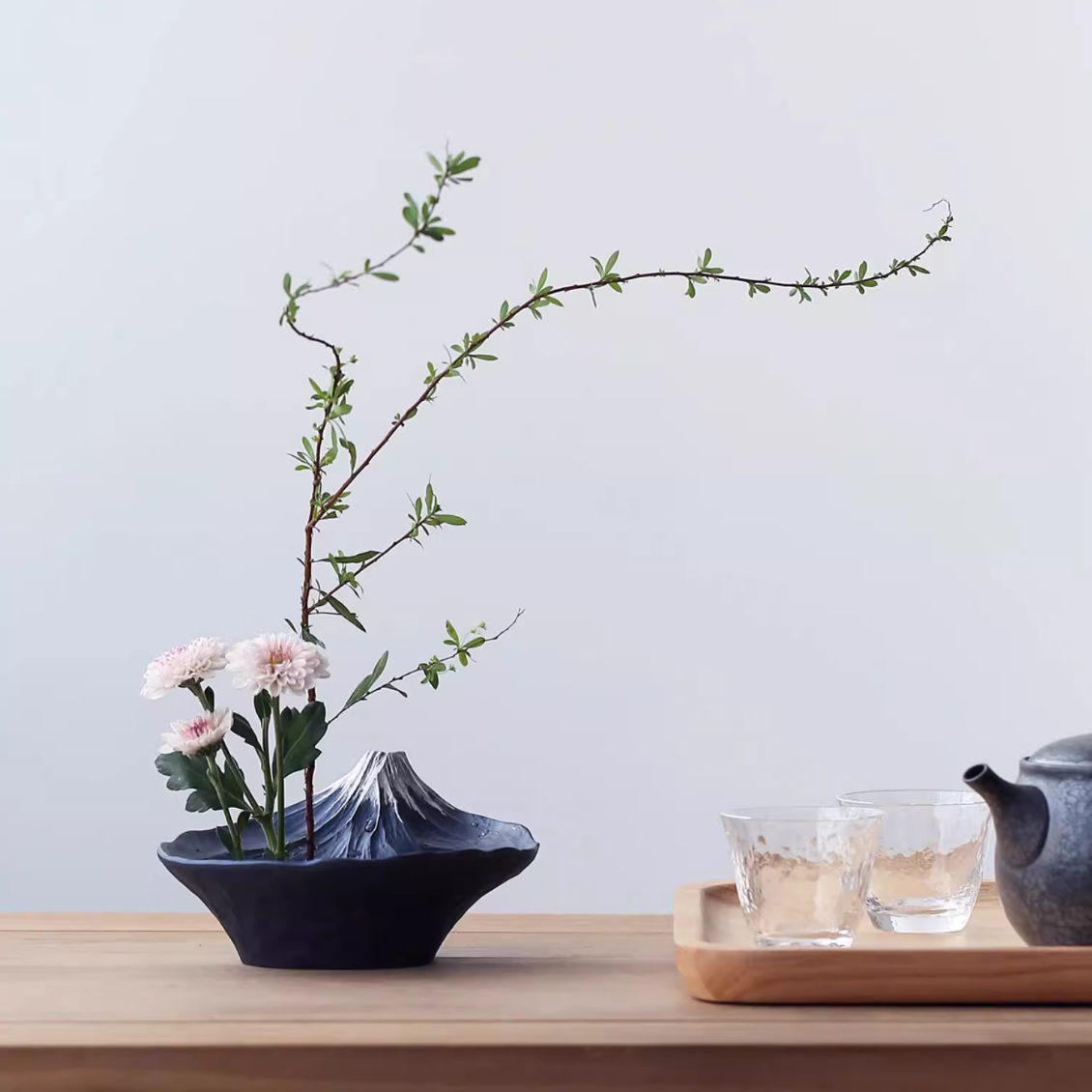 Ikebana Vase – Mount Fuji Reflection Japanese Flower Arrangement