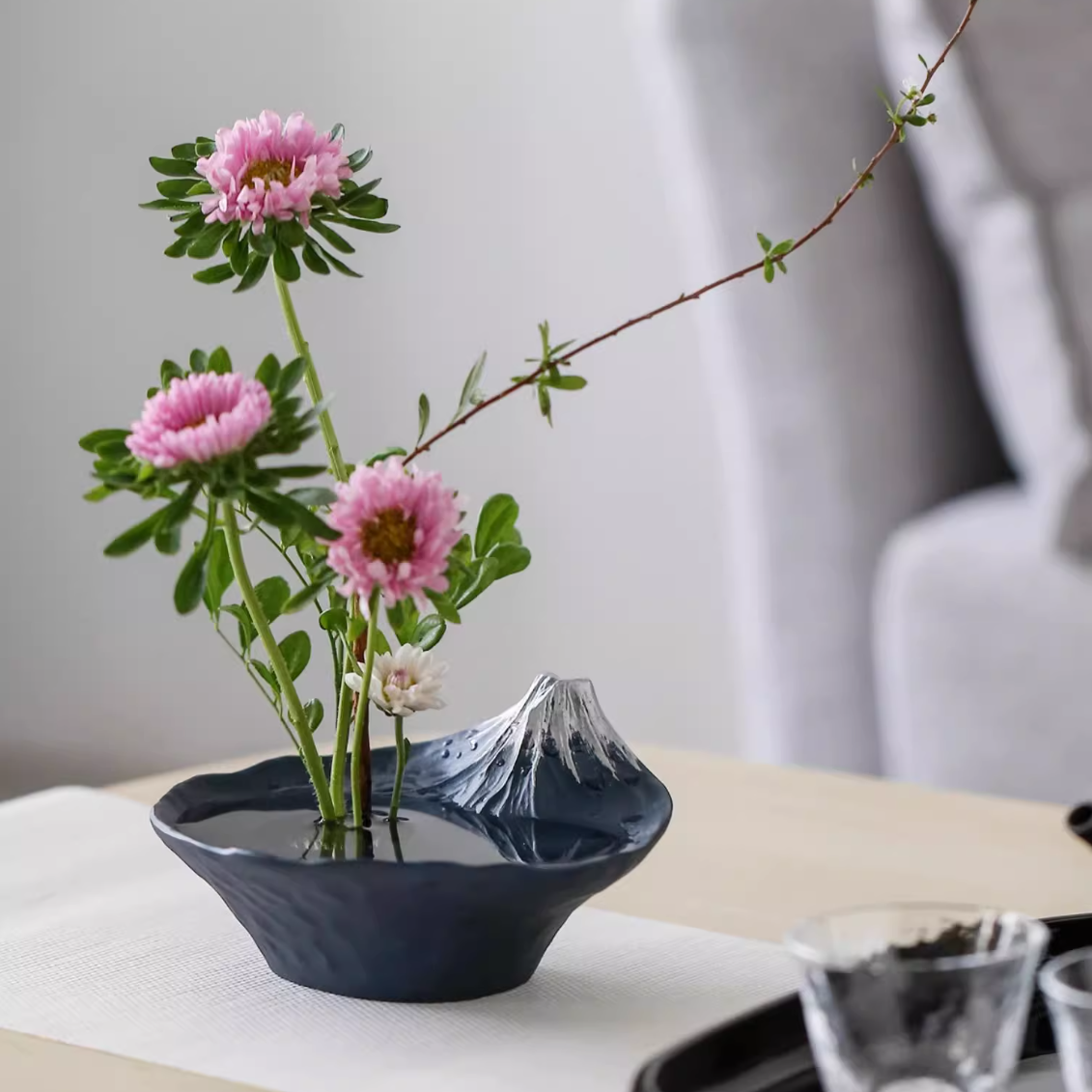 Ikebana Vase – Mount Fuji Reflection Japanese Flower Arrangement