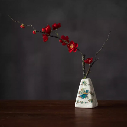 Japanese Ikebana Vase – Kutaniyaki Sparrow Floral Single Stem