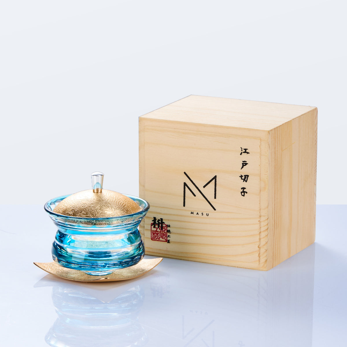 Edo Kiriko Lidded Glass Set Chimi Washokki – Hand-Cut Japanese Glassware with Wooden Box | Gold & Silver
