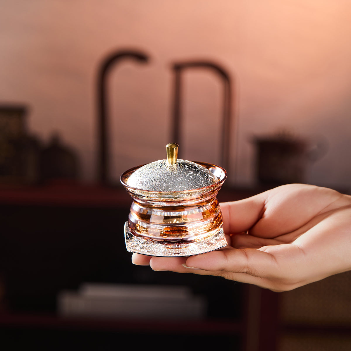 Edo Kiriko Lidded Glass Set Chimi Washokki – Hand-Cut Japanese Glassware with Wooden Box | Gold & Silver