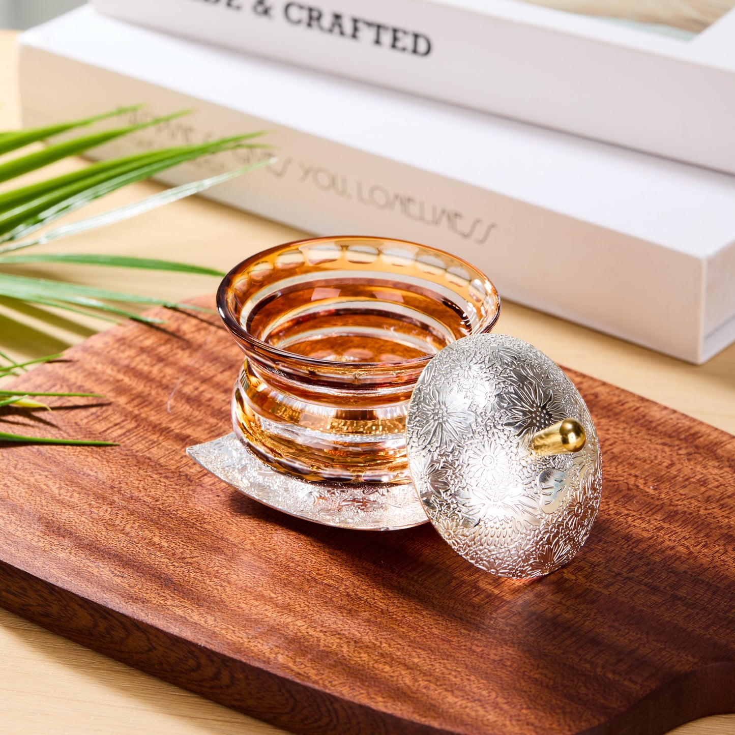 Edo Kiriko Lidded Glass Set Chimi Washokki – Hand-Cut Japanese Glassware with Wooden Box | Gold & Silver