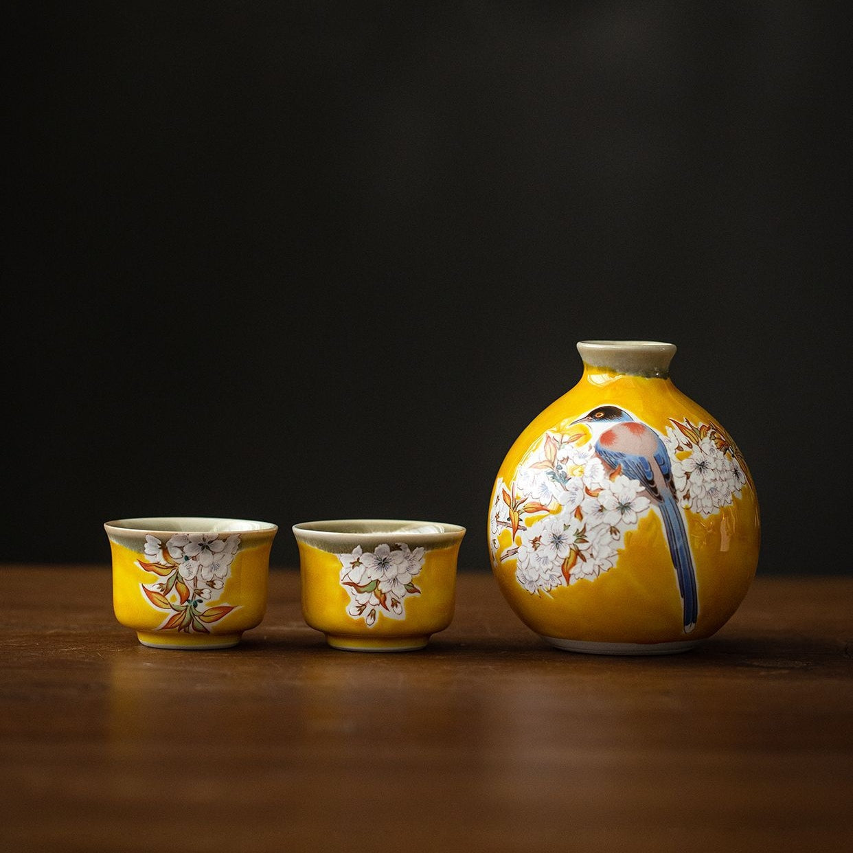 Japanese Sake Set – Kutaniyaki Yellow Sparrow Ceramic