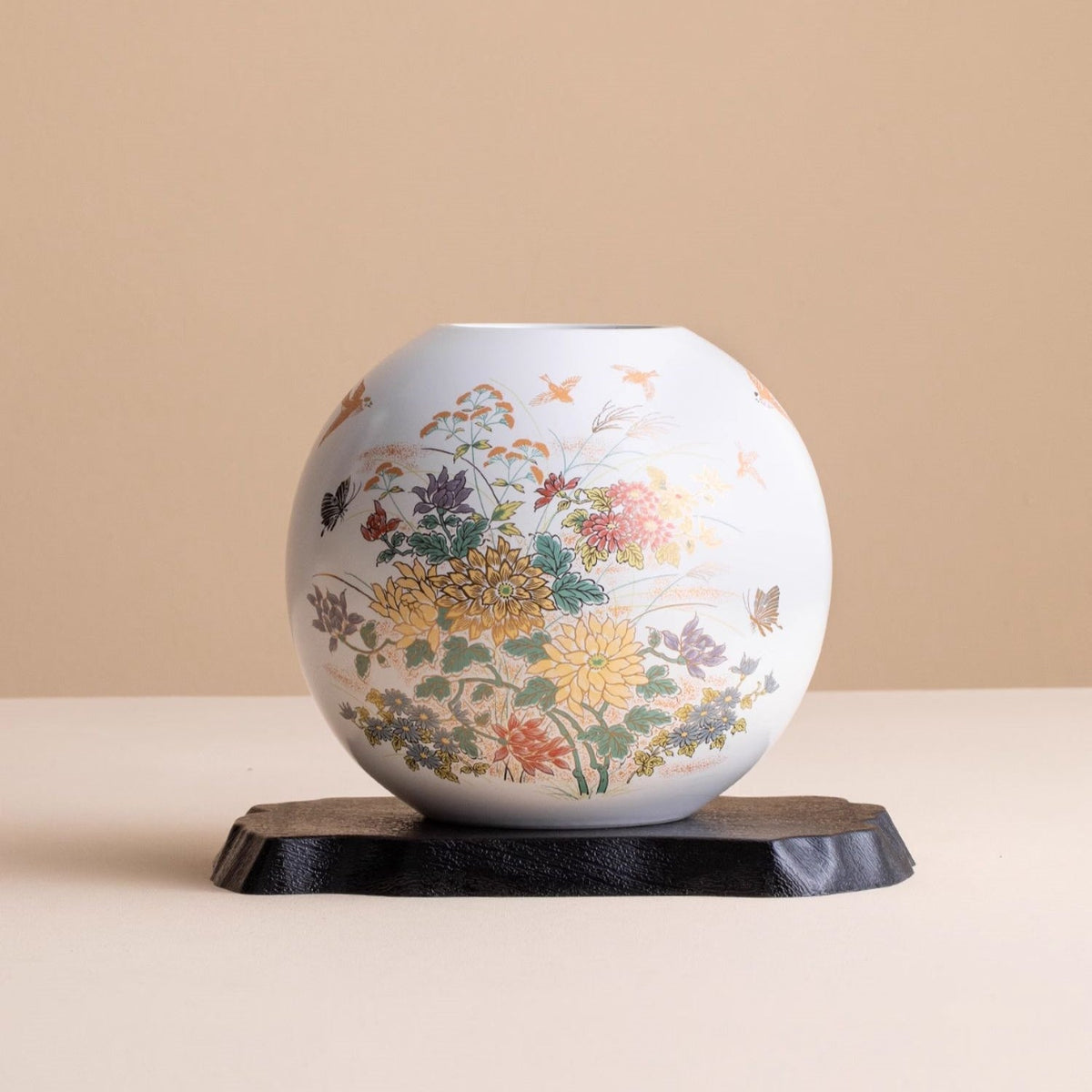 Japanese Ceramic Vase – Kutaniyaki Hana Swallow or Floral Dance