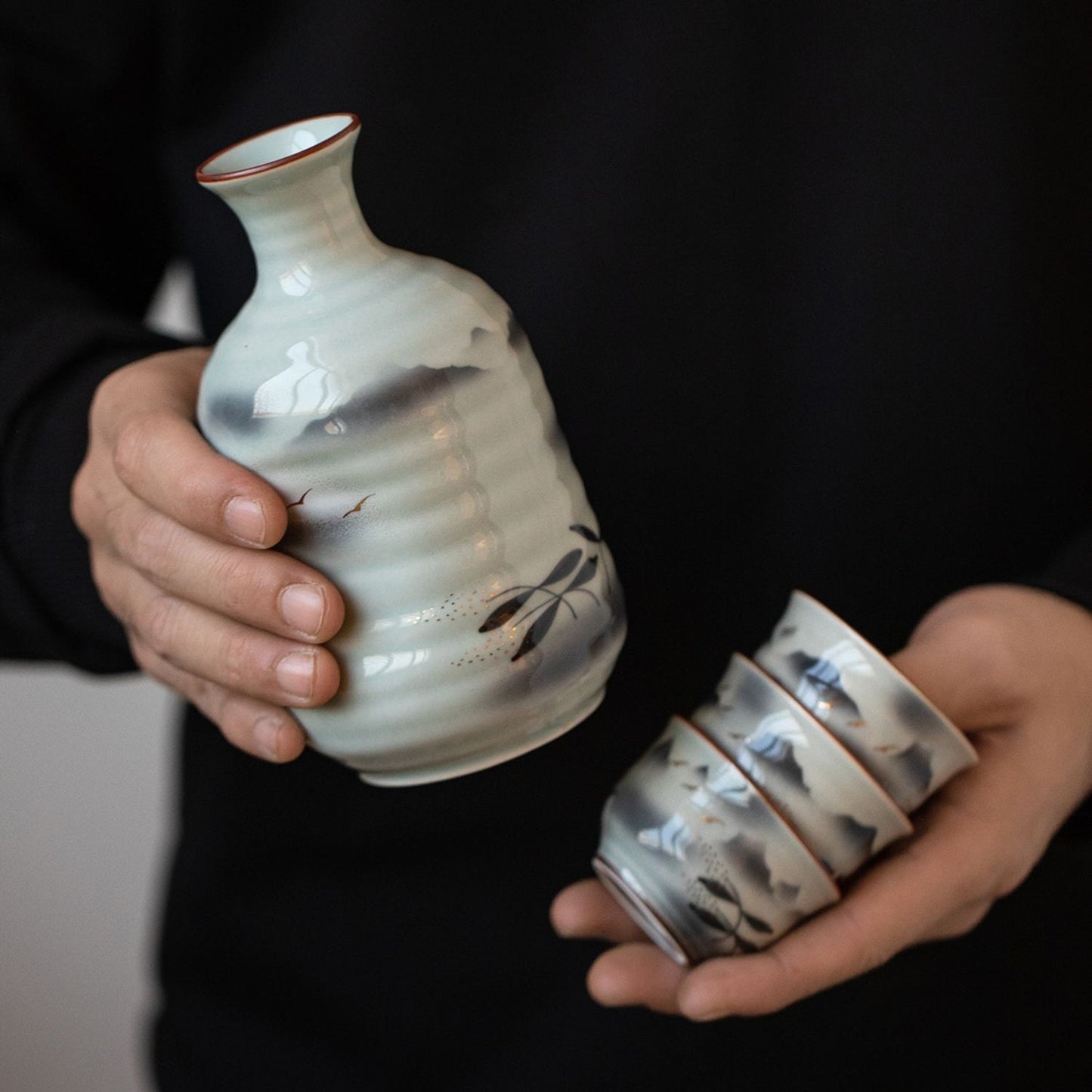 Sake Set Arita Ware Unkai Hand-Painted Japanese Ceramic Sake Flagon Cup Set Gold Foil Mountain Design Made in Japan