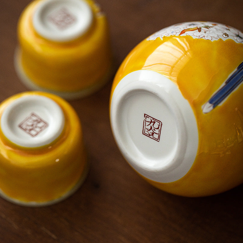 Japanese Sake Set – Kutaniyaki Yellow Sparrow Ceramic