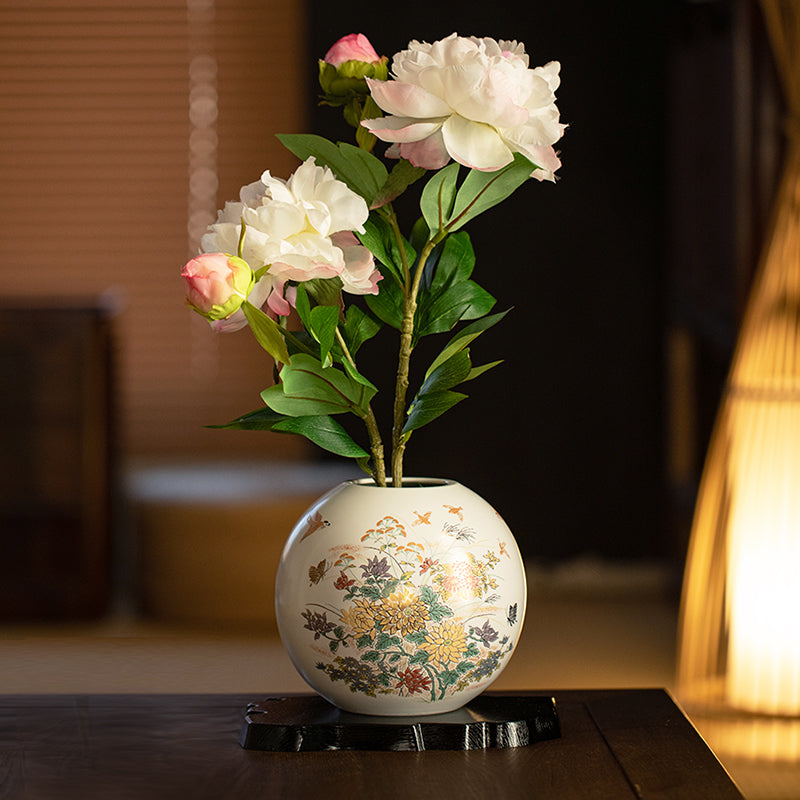 Japanese Ceramic Vase – Kutaniyaki Hana Swallow or Floral Dance
