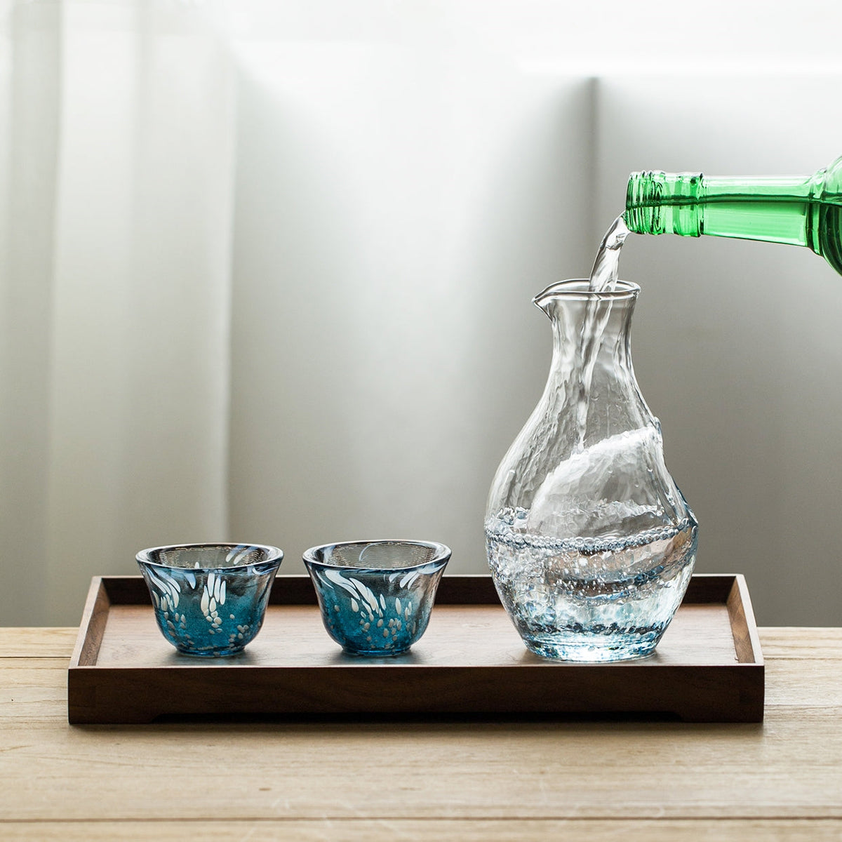 Cold Sake Set Japanese Glass Flagon & Cups – Sapphire Wave