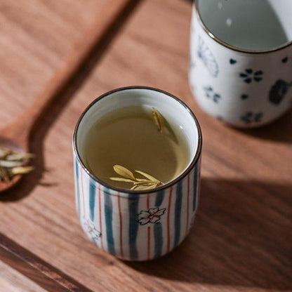 Ceramic Tea Cup Japanese Hand-Painted Leaves Fan Stripes Golden