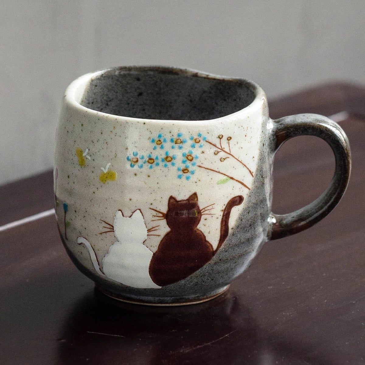 Japanese Ceramic Mug – Kutaniyaki Gold Floral or Cat Night