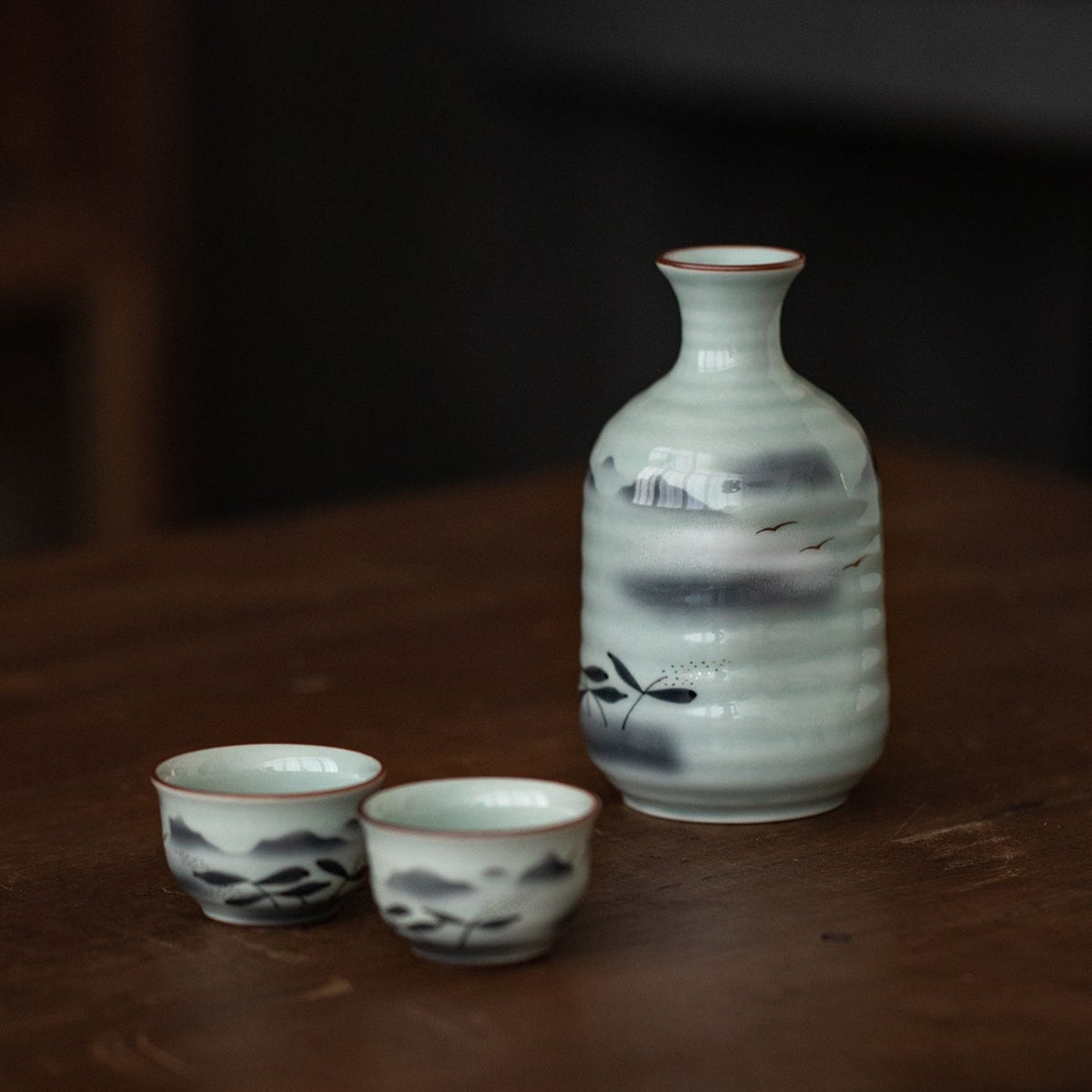 Sake Set Arita Ware Unkai Hand-Painted Japanese Ceramic Sake Flagon Cup Set Gold Foil Mountain Design Made in Japan