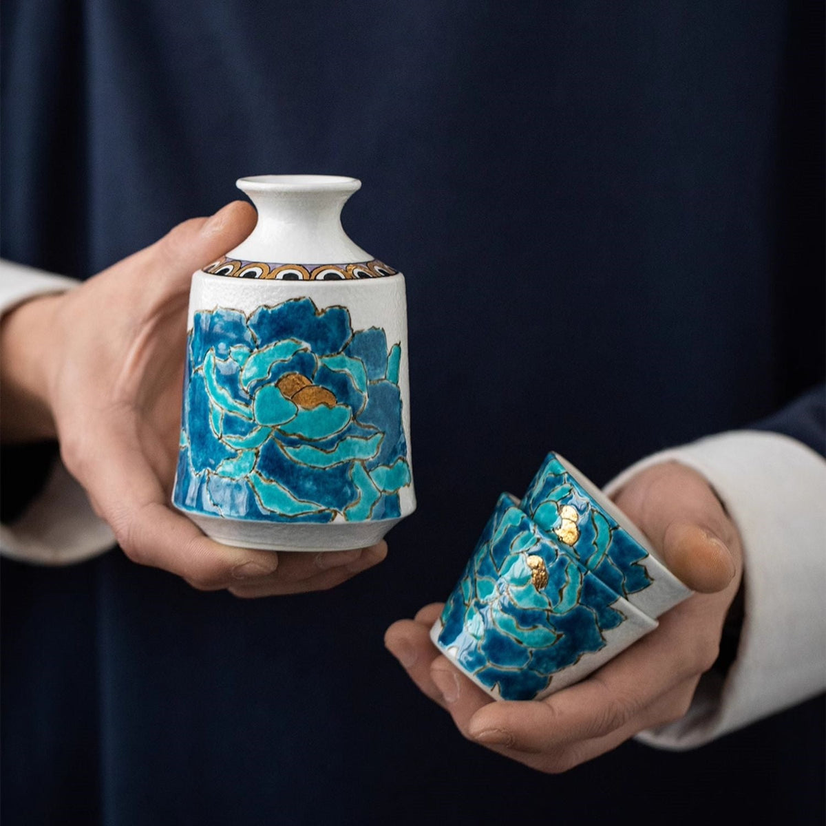 Japanese Sake Set – Kutaniyaki Gold Foil Blue Peony Artist Signed
