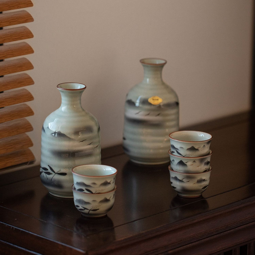 Sake Set Arita Ware Unkai Hand-Painted Japanese Ceramic Sake Flagon Cup Set Gold Foil Mountain Design Made in Japan