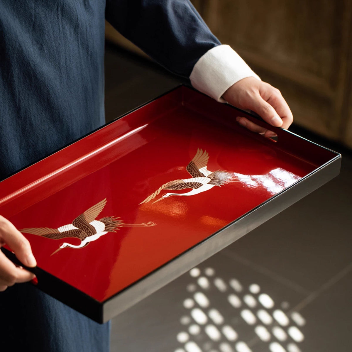 Crimson Crane Lacquer Tray – Yamanaka Shikki Gold Foil