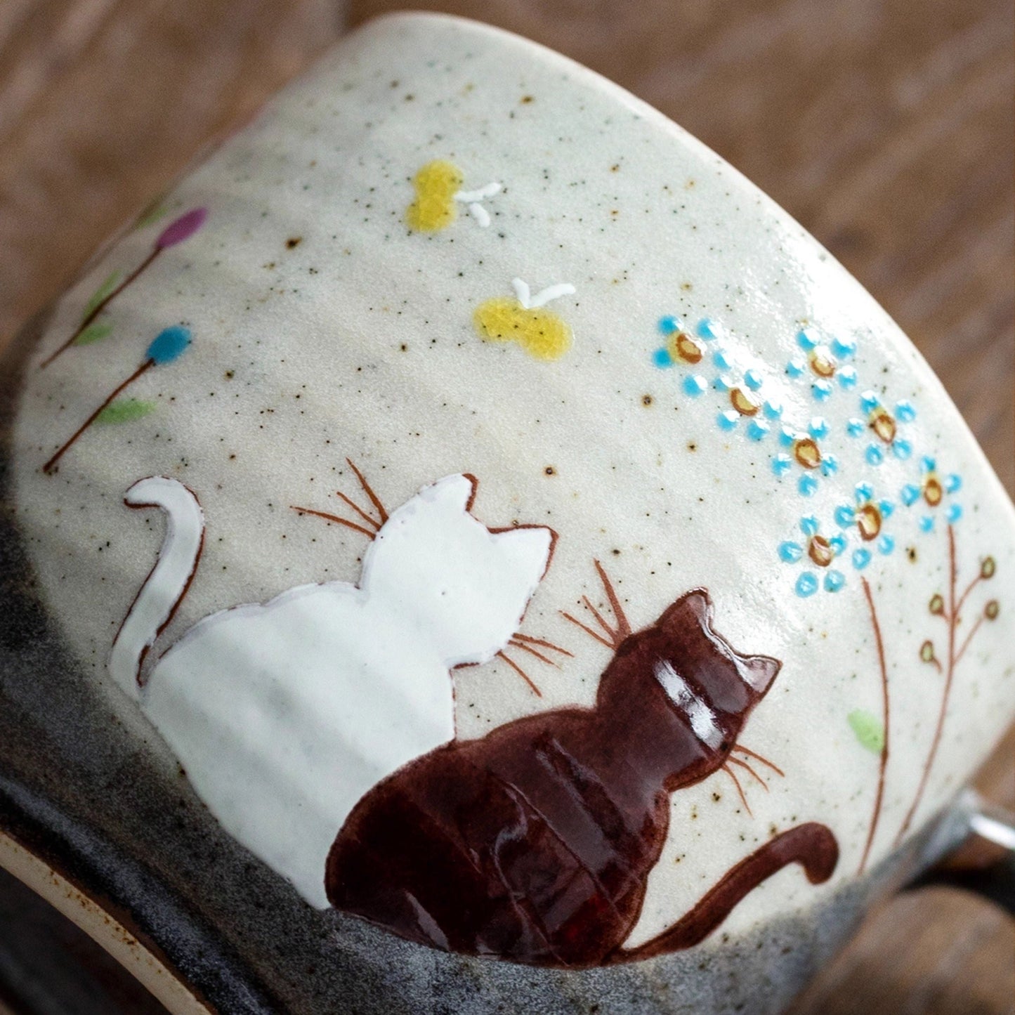 Japanese Ceramic Mug – Kutaniyaki Gold Floral or Cat Night