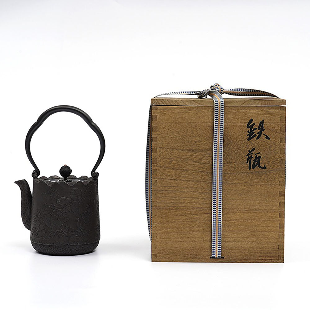 Cast Iron Teapot Japanese Magpie Blossom Branch 1000ml 2kg Tetsubin