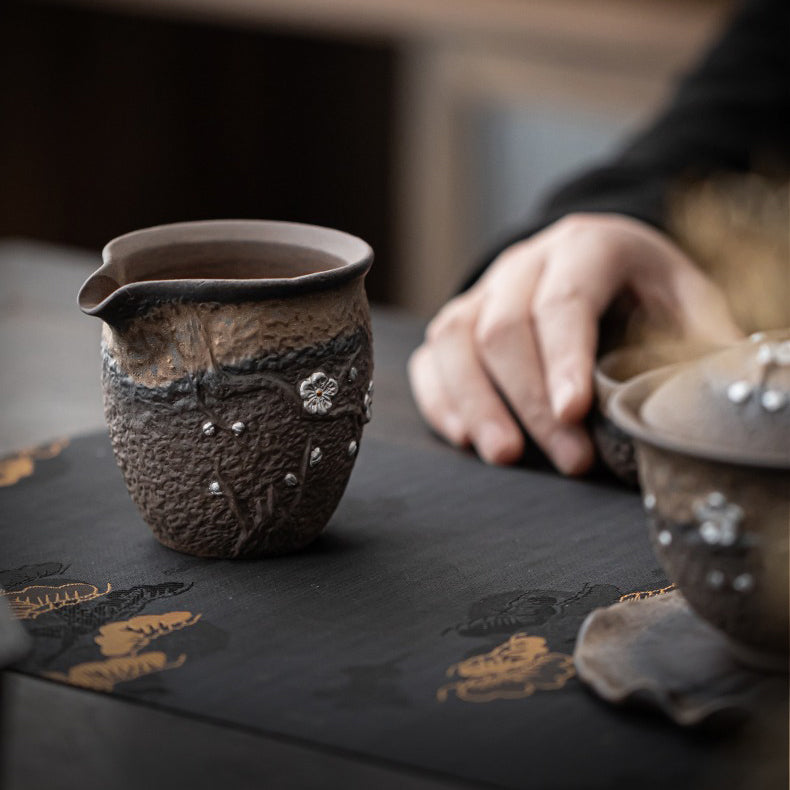 Gongdao Bei Fair Cup Rock Clay Plum Blossom Gilt Glaze 200ml