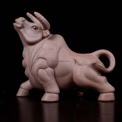 Chinese Tea Pet Yixing Clay Bull Figurine for Tea Tray