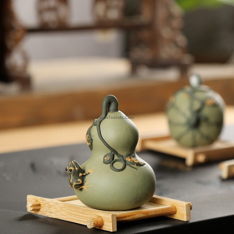 Purple Clay Tea Pet Handcrafted Zisha Gongfu Decor Figure